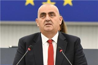 Παρέμβαση Μπελέρη για τα επεισόδια στην Αλβανία ‑ Θέτει το ζήτημα στην Ευρωπαϊκή Επιτροπή