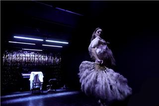 HerStory in Heels: Το one‑woman show της Scarlett O`Hora στο Red Jasper Cabaret Theatre