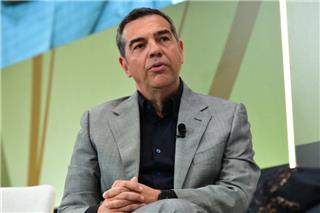 «Ερχόμαστε ως κυβερνώσα αριστερά και όχι ως αριστερά της διαμαρτυρίας» λέει ο Τσίπρας και κλείνει το μάτι στους Ευρωσοσιαλιστές