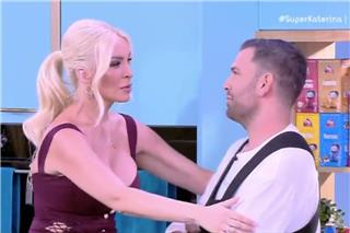 Πέτρος Συρίγος: Επέστρεψε στo πλατό του Super Κατερίνα μετά το σοβαρό τροχαίο