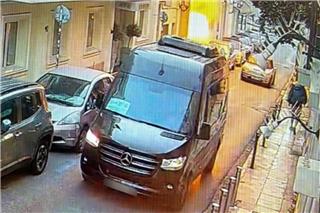 Αδιανόητο: Κλέφτες χαλκού προκάλεσαν την έκρηξη στην Πλάκα - Aπό θαύμα γλίτωσαν μαθητές σε διερχόμενο σχολικό