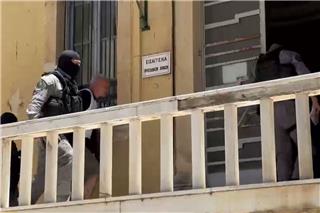 Στη Σταυρούλα ανήκουν οι κηλίδες αίματος στην τηλεόραση και το πάτωμα του σπιτιού