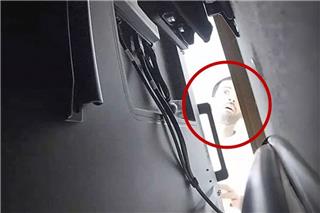 Μηχανικός έκρυψε κοριό μέσα σε χαρτί τουαλέτας για να καταγράφει συσκέψεις στελεχών – Πώς τον «έκαψε» η AI