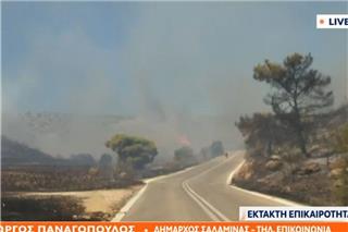 Φωτιά στη Σαλαμίνα: Δύο νεκροί, 9 τραυματίες και πάνω από 360 απεγκλωβισμοί από τη θάλασσα