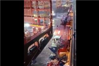 Γερμανία: Κρουαζιερόπλοιο με 3.350 ανθρώπους παρασύρθηκε από τον άνεμο και συγκρούστηκε με δύο φορτηγά πλοία