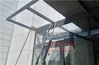 Σοβαρό εργατικό ατύχημα στο Δικαστικό Μέγαρο Καλαβρύτων ‑ 45χρονος έπεσε από σκάλα