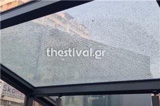 Θεσσαλονίκη: Ράγισε τζαμαρία στο Μετρό στον σταθμό Βενιζέλου ‑ Βίντεο