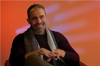 Θεόδωρος Παπακώστας: Ο αρχαιολόγος με τους 150 χιλ. followers που τα βιβλία του έχουν μεταφραστεί σε 17 γλώσσες