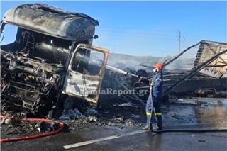 Νεκρός οδηγός στη ΠΑΘΕ: Σύγκρουση δύο φορτηγών στο Μαρτίνο ‑ Κλειστή η εθνική και στα δύο ρεύματα