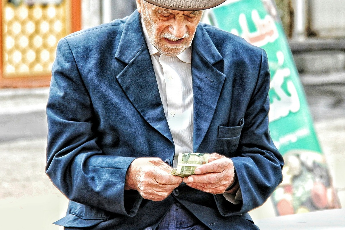 Μαζική έξοδος: Γιατί οι εργαζόμενοι εγκαταλείπουν τη δουλειά - 7 στις 10 γυναίκες σπεύδουν να συνταξιοδοτηθούν - Αύξηση των αιτήσεων συνταξιοδότησης