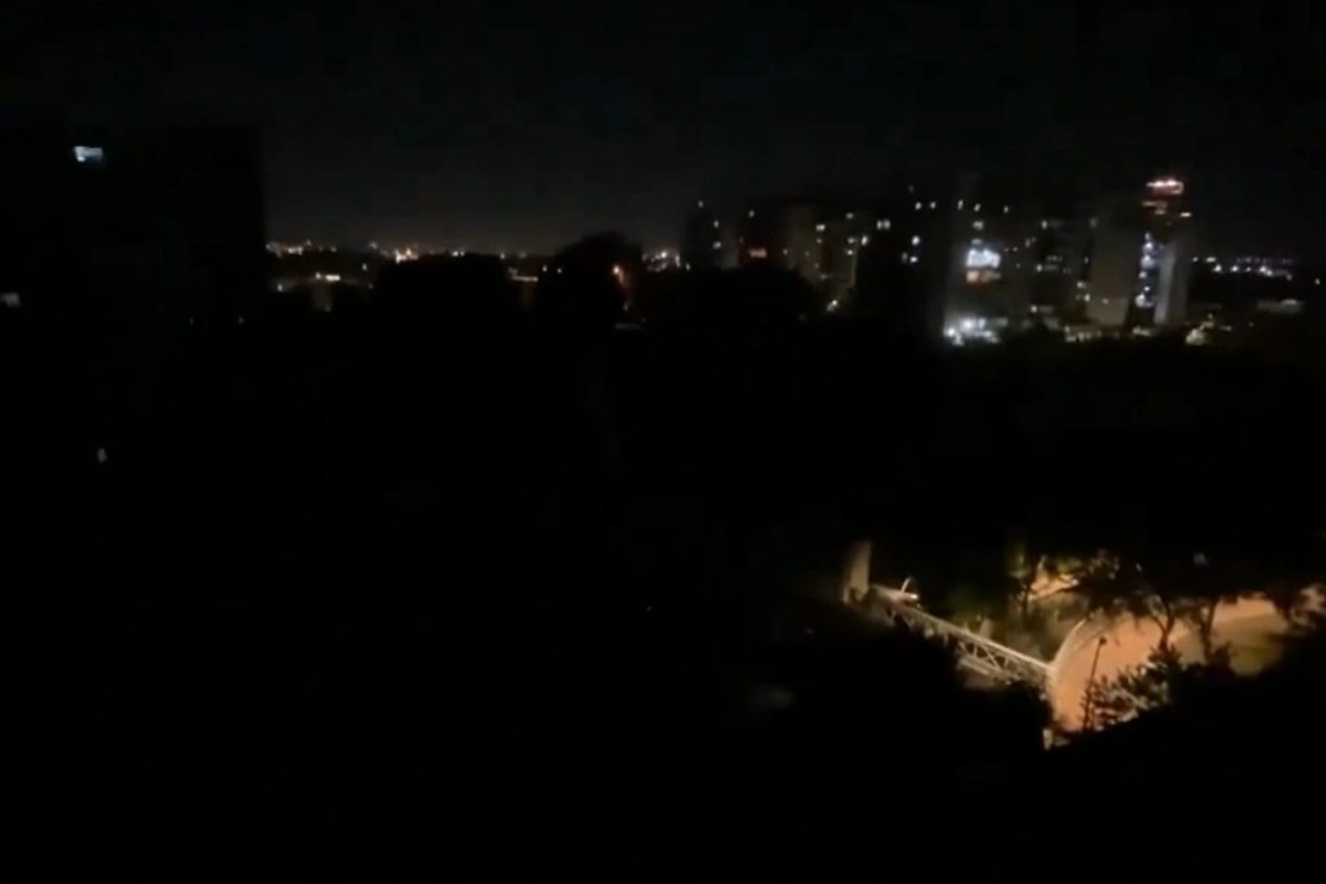 Μπλακάουτ στο ηλεκτρικό δίκτυο του Ιράκ - Oι ΗΠΑ ζητούν από τους πολίτες τους να εγκαταλείψουν τη χώρα - Πηγές των υπηρεσιών ασφαλείας του Ιράκ ανέφεραν νωρίτερα ότι αναχαιτίστηκε ένα μη επανδρωμένο αεροσκάφος στην περιοχή του αεροδρομίου της Βαγδάτης