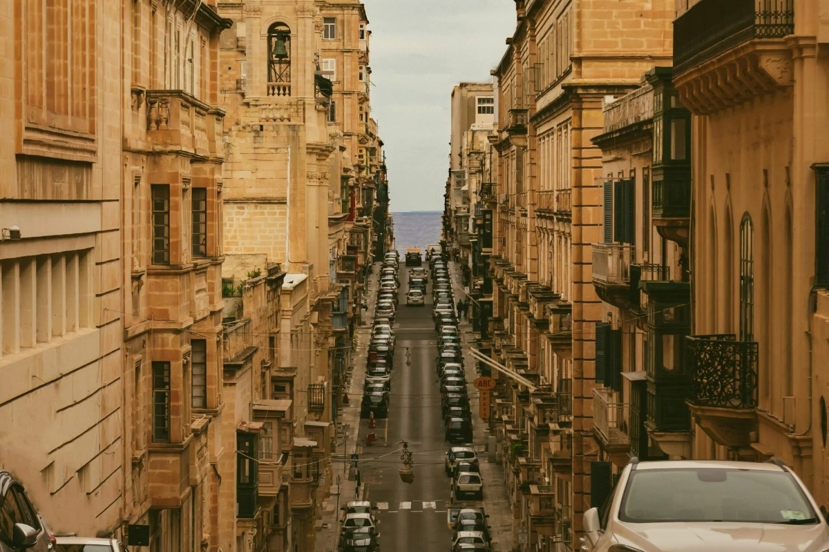 Το πρόγραμμα που έγινε viral: Η Μάλτα δίνει 25.000 ευρώ σε νέους για να παραδώσουν το δίπλωμα οδήγησης