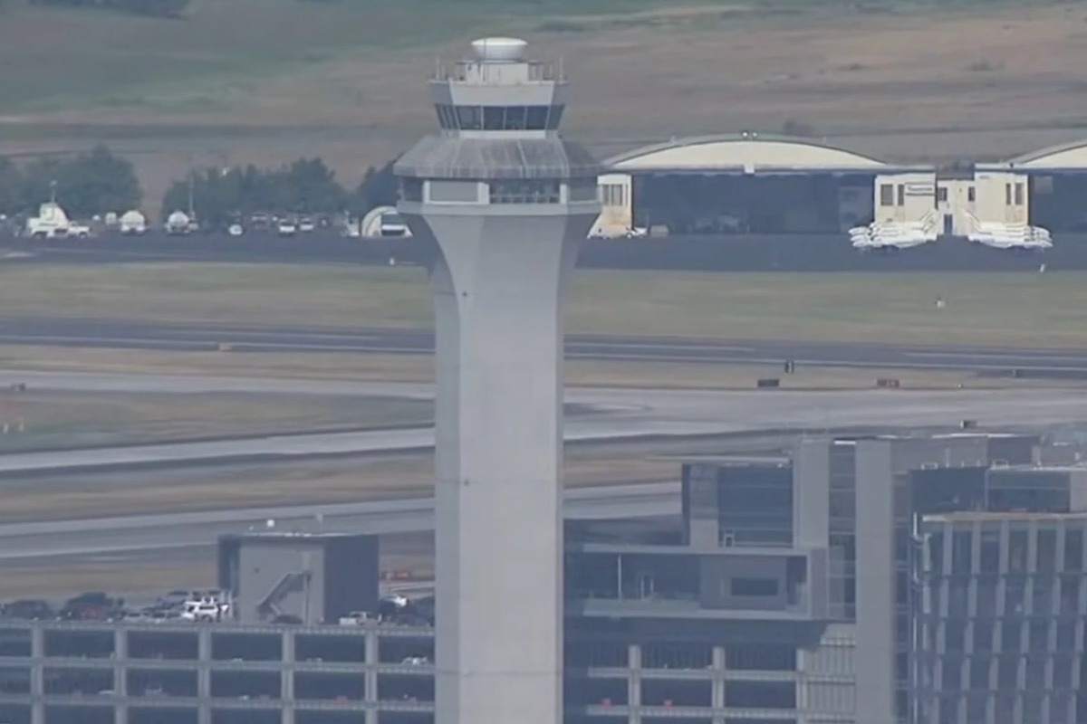 Απίστευτες στιγμές σε πτήση: Γέννησε 30 λεπτά πριν την προσγείωση – «Η μαμά ήταν ροκ σταρ» - Μαρτυρίες επιβατών κάνουν λόγο για μια «σουρεαλιστική» εμπειρία