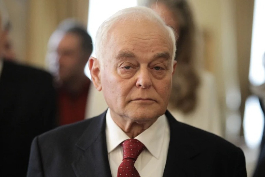 Πέθανε σε ηλικία 82 ετών ο συνταγματολόγος και πρώην υπουργός Αντώνης Μανιτάκης - Διήμερο πένθος στη Νομική Σχολή του ΑΠΘ - Σε στενό οικογενειακό κύκλο η κηδεία του