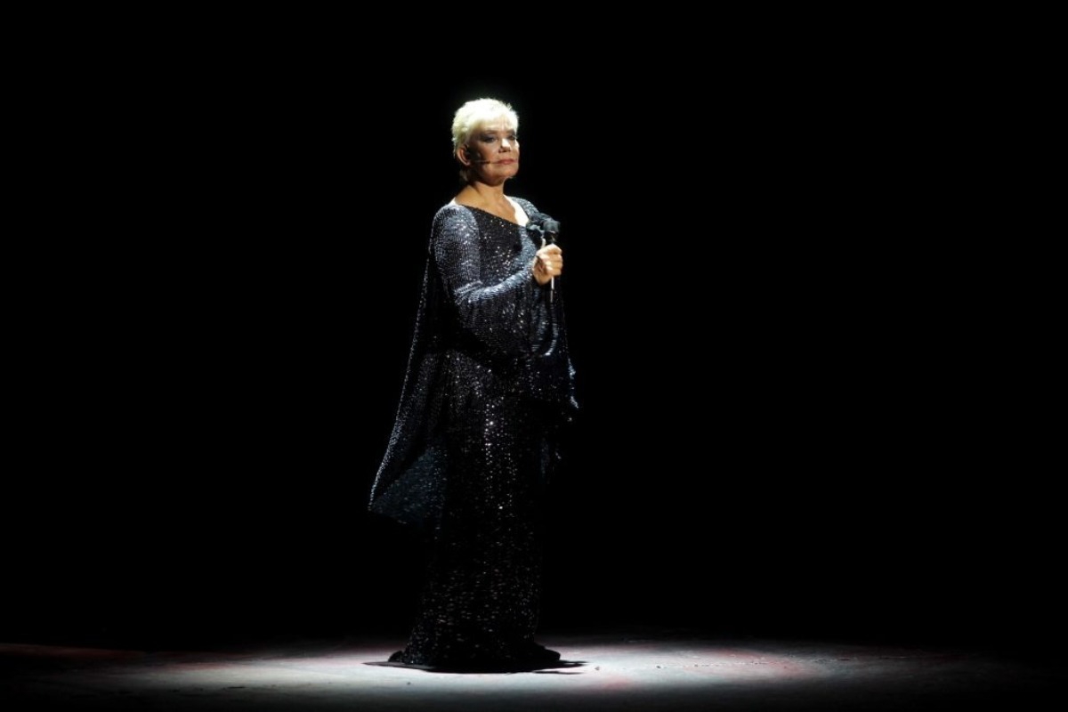 Το τελευταίο αντίο στη Μαρινέλλα στη Μητρόπολη Αθηνών