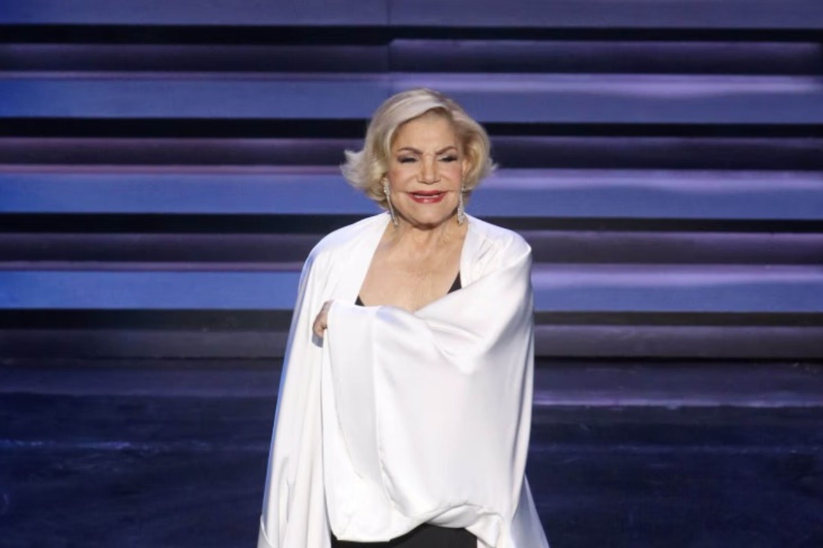 Πέθανε η μεγάλη τραγουδίστρια Μαρινέλλα - Η «μεγάλη κυρία του λαϊκού τραγουδιού» άφησε την τελευταία της πνοή, έπειτα από μήνες νοσηλείας μετά το εγκεφαλικό επεισόδιο που υπέστη επί σκηνής στο