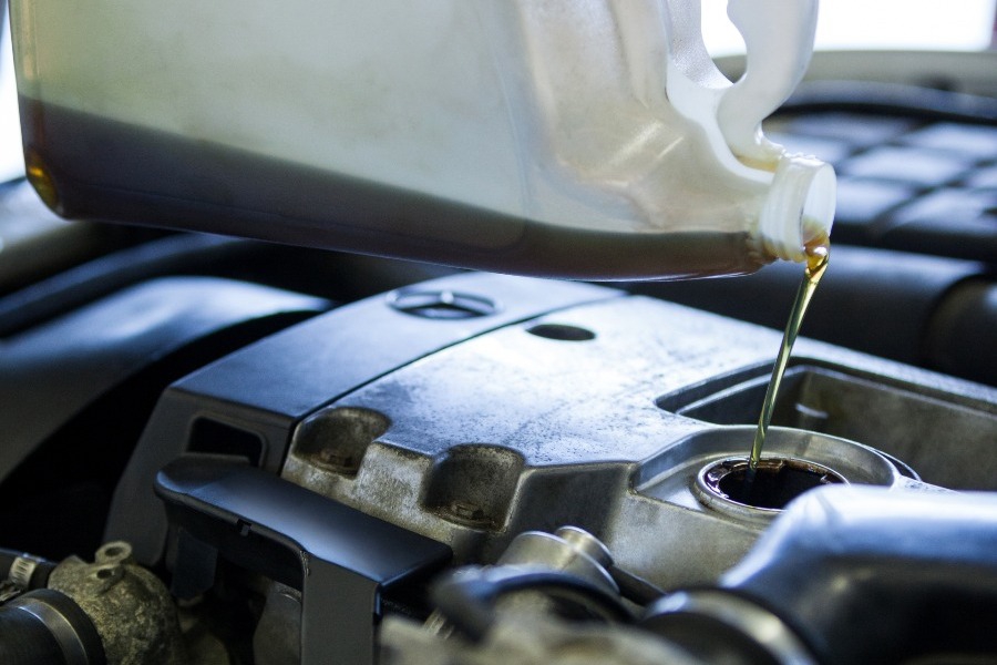 Ανεβαίνουν οι τιμές στα καύσιμα ‑ Φόβοι για βενζίνη έως και 2 ευρώ το λίτρο