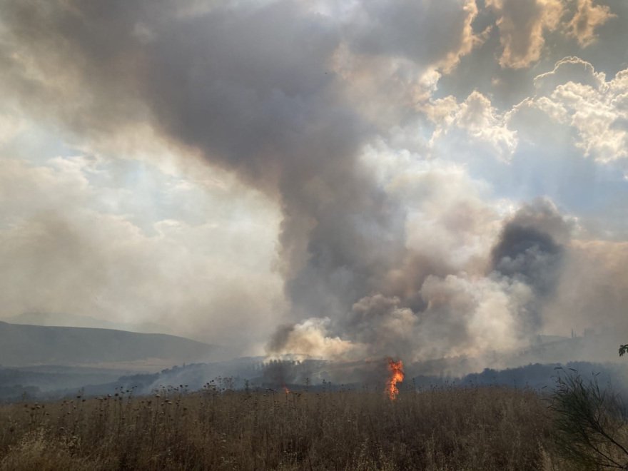 Μεγάλη φωτιά στο Καλαπόδι Φθιώτιδας: 112 για εκκένωση του οικισμού Σφάκα, ενισχύονται συνεχώς οι δυνάμεις