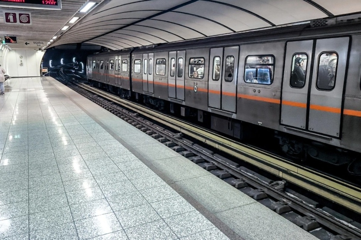 Nεκρός 65χρονος που έπεσε στις γραμμές του μετρό ‑ Εκτός λειτουργίας η «κόκκινη» Γραμμή στο Σύνταγμα