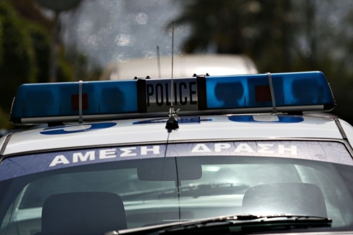 Πυροβολισμοί στη Νέα Μάκρη: Τέσσερις προσαγωγές Τούρκων υπηκόων - Τρεις άγνωστοι άνοιξαν πυρ εναντίον διερχόμενου αυτοκινήτου στη λεωφόρο Μαραθώνος και στη συνέχεια διέφυγαν