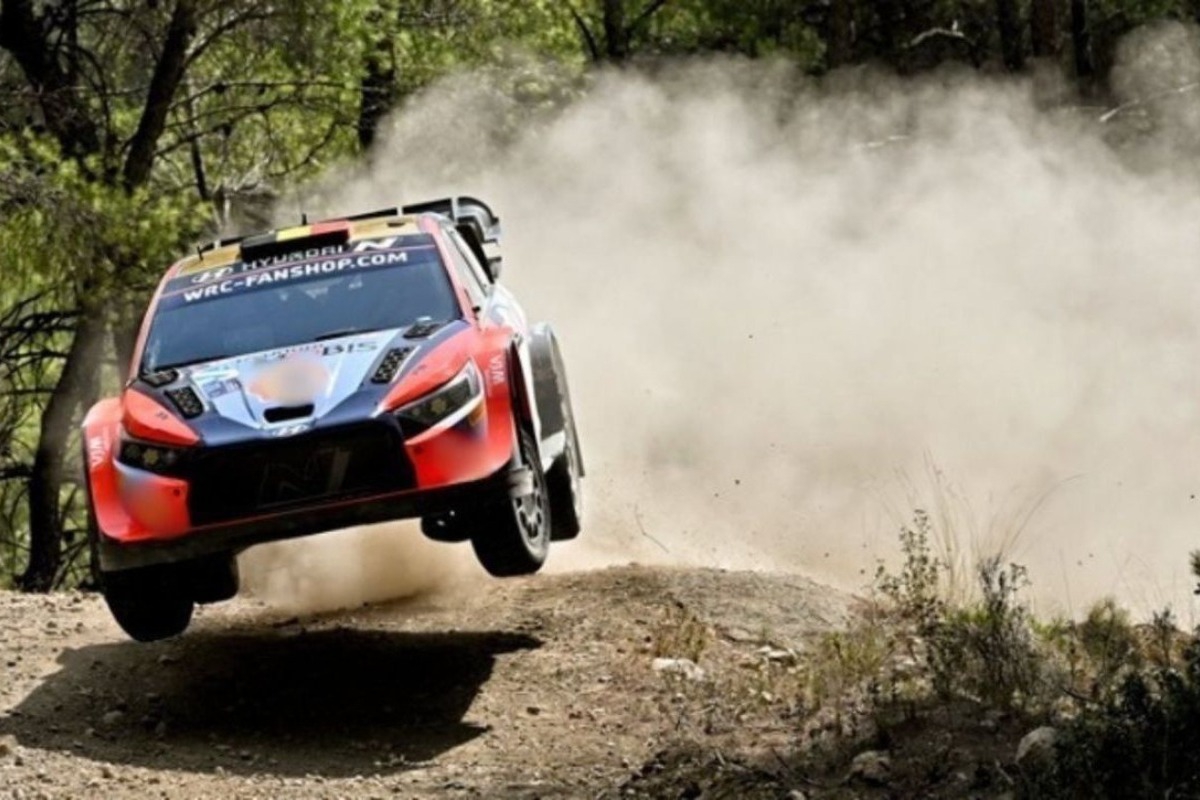 Ηλεία: Σοβαρό ατύχημα στο Ολυμπιακό Ράλλυ - Αυτοκίνητο προσέκρουσε σε δέντρο - Ευτυχώς το πλήρωμα δεν τραυματίστηκε