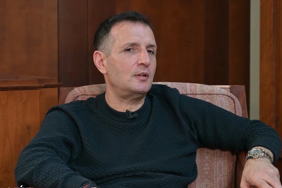 «Στην Αθήνα νιώθω ξένος»: Ο Δημήτρης Μπάσης σκέφτεται να επιστρέψει στο χωριό του