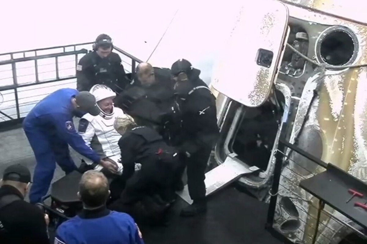 NASA: Επέστρεψαν στη Γη οι 4 αστροναύτες, πρώτη εκκένωση ISS για ιατρικούς λόγους