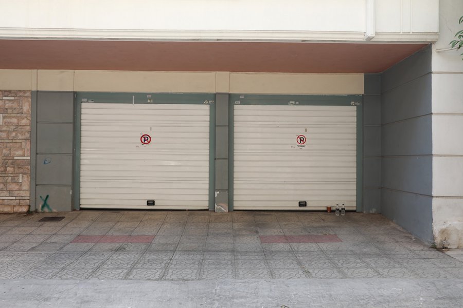 Νεκρό ζευγάρι στον Πειραιά: «Χρειάζονται μόλις 5 λεπτά για να φτάσουμε σε υπνηλία και θάνατο από αέρια αυτοκινήτου σε κλειστό χώρο» - Ο ιατροδικαστής Γρηγόρης Λέων μιλάει για τον θάνατο των δύο νέων από αναθυμιάσεις