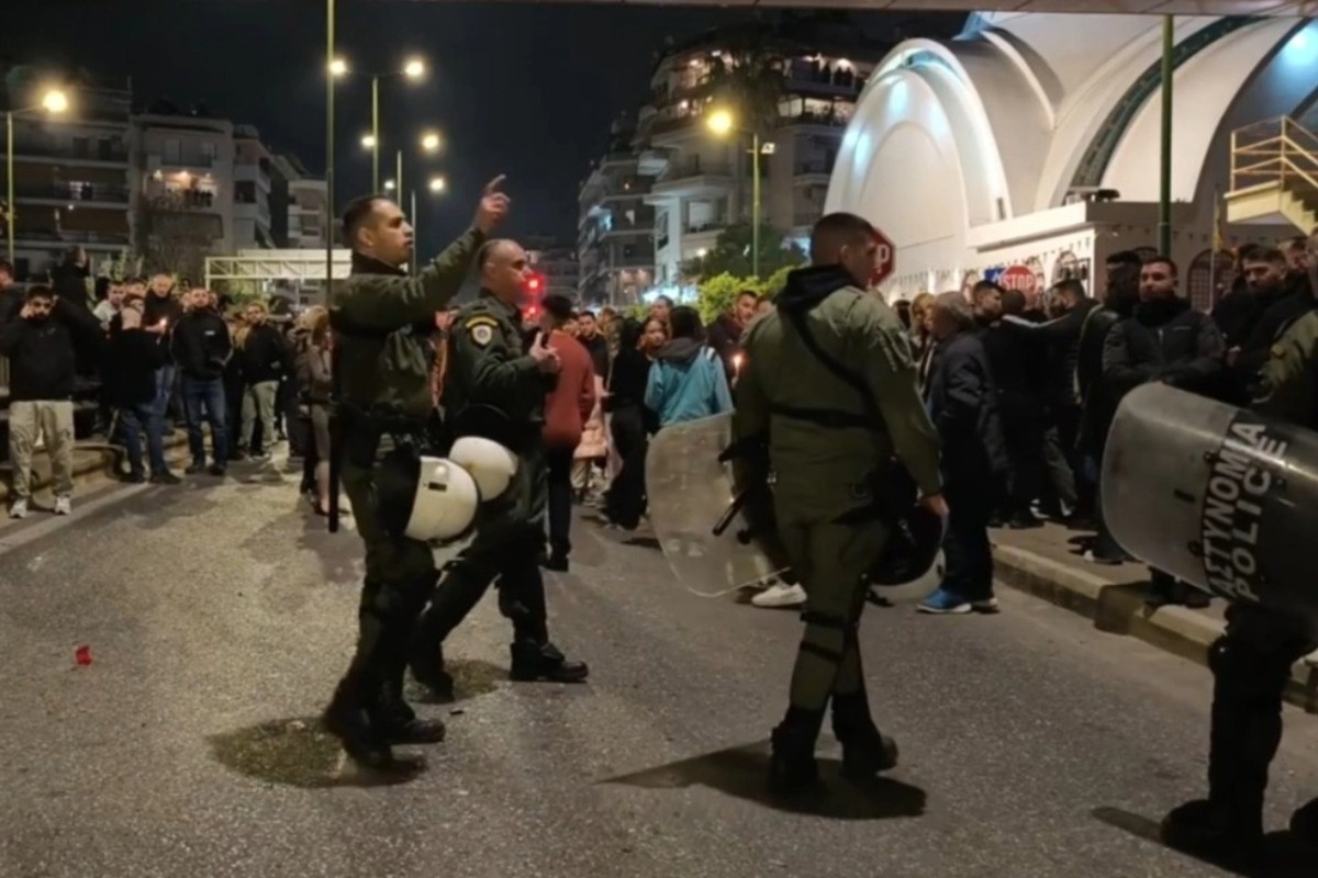 Τι έγινε στον Νέο Κόσμο κατά την Ανάσταση ‑ Μπλόκο στο επικίνδυνο έθιμο με μολότοφ