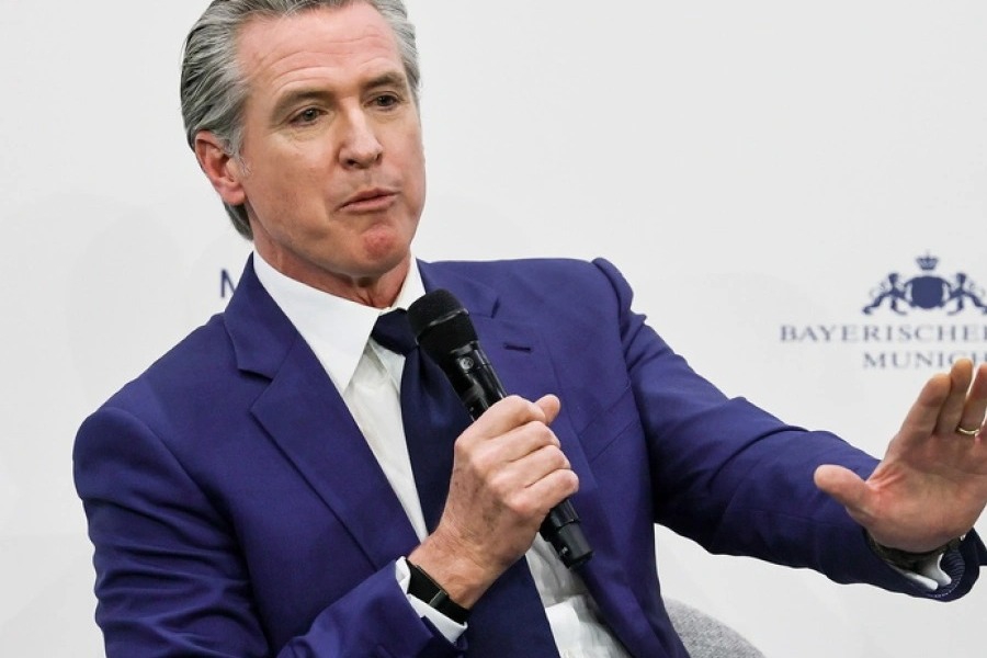 Ο κυβερνήτης της Καλιφόρνια καλεί τον Τραμπ να αποζημιώσει τους Αμερικανούς μετά την ακύρωση των δασμών - Κάθε δολάριο που αφαιρέθηκε παράνομα πρέπει να καταβληθεί αμέσως, με τους τόκους. Να επιστρέψεις τα χρήματα» τόνισε ο Γκάβιν Νιούσομ