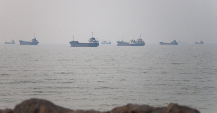 Οι αριθμοί του πολέμου στο Ιράν: 7.900 νεκροί, 22% πάνω το πετρέλαιο, μόλις 7 πλοία την ημέρα περνάνε τα Στενά του Ορμούζ, 37,5 δισ. δολάρια το κόστος για τις ΗΠΑ