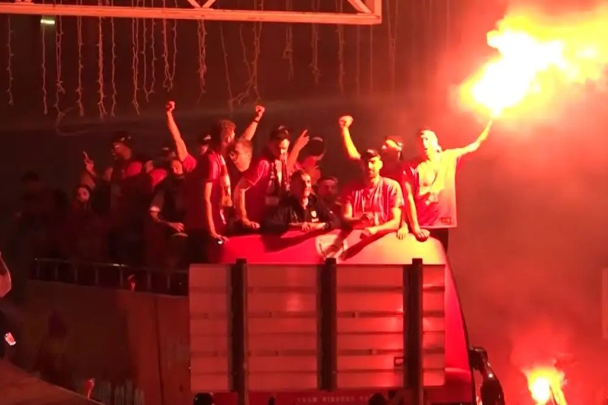 Το video της ΚΑΕ Ολυμπιακός με όσα έγιναν στη φιέστα για την κατάκτηση της Euroleague, στο Δημοτικό Θέατρο Πειραιά