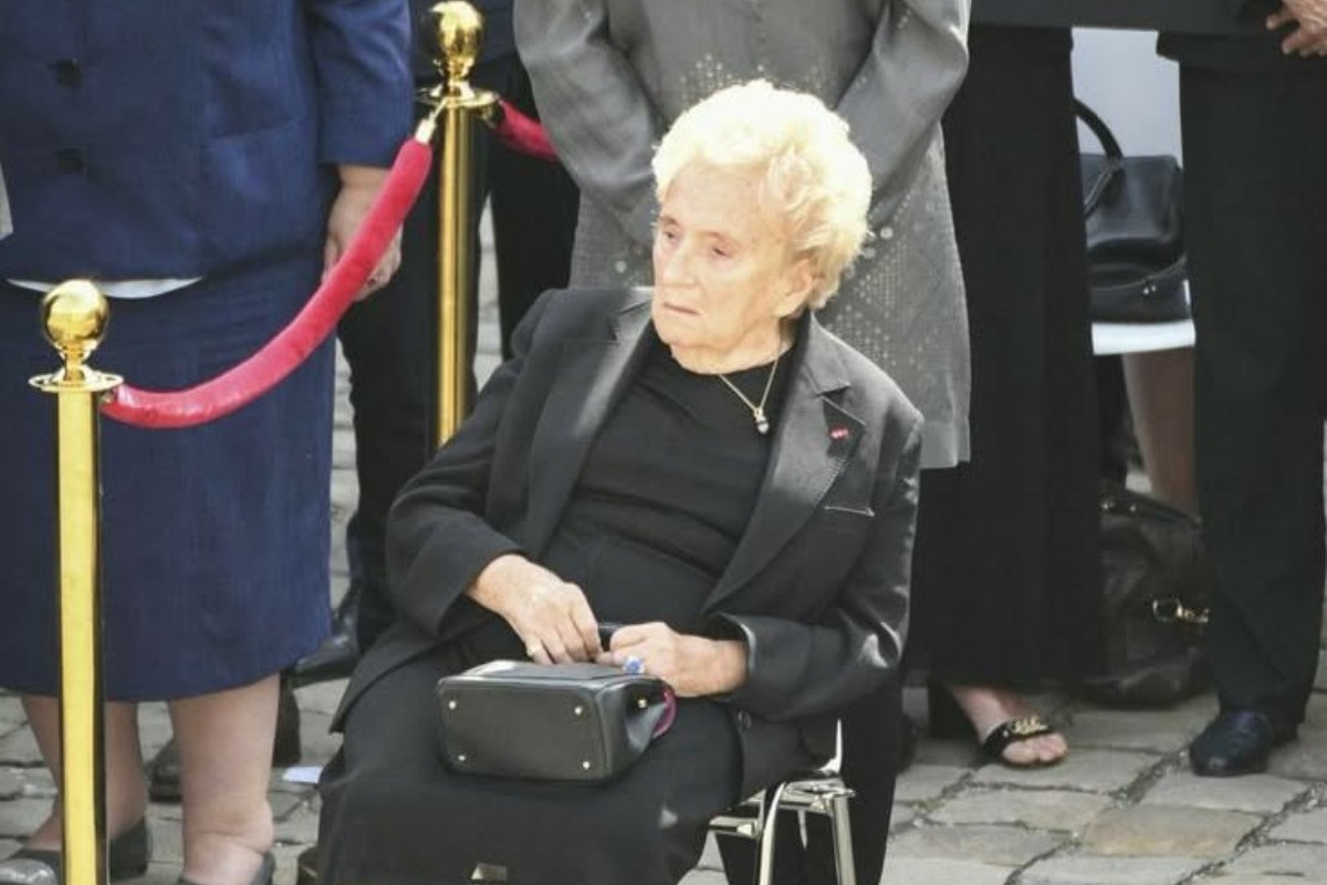 Πέθανε η Μπερναντέτ Σιράκ - Για περισσότερα από εξήντα χρόνια σύζυγος του Ζακ Σιράκ, έμεινε επί μακρόν στη σκιά του τότε προέδρου της Γαλλικής Δημοκρατίας