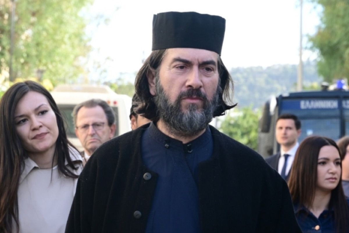 Πατέρας Αντώνιος: Αδυνατώ να καταβάλλω την εγγύηση των 60.000 ευρώ, ελπίζω στην βοήθεια των συνανθρώπων μου - Από τα 9,5 έτη που επιβλήθηκαν στον πατέρα Αντώνιο, εκτιτέα είναι τα 8 χρόνια ενώ έχει τη δυνατότητα να καταβάλλει λίγα περισσότερα από 60.000 ευρώ στ