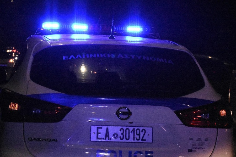 Μεθυσμένος έτρεχε με 151 χλμ/ώρα στα Καλύβια: Δεν είχε δίπλωμα, έβρισε τους αστυνομικούς - Οδηγήθηκε στον αρμόδιο Εισαγγελέα