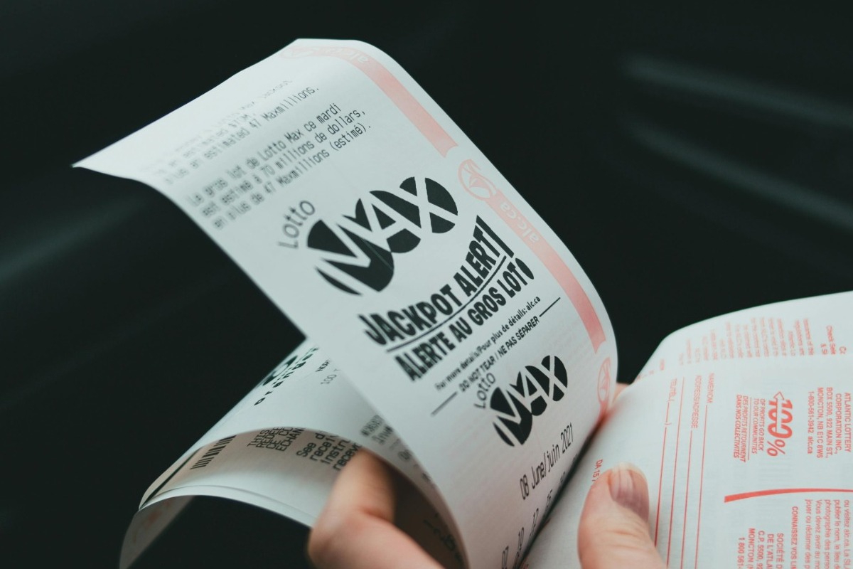 Κέρδισε 167 εκατομμύρια σε τζακποτ και δεν μπορεί να σταματήσει τις ληστείες