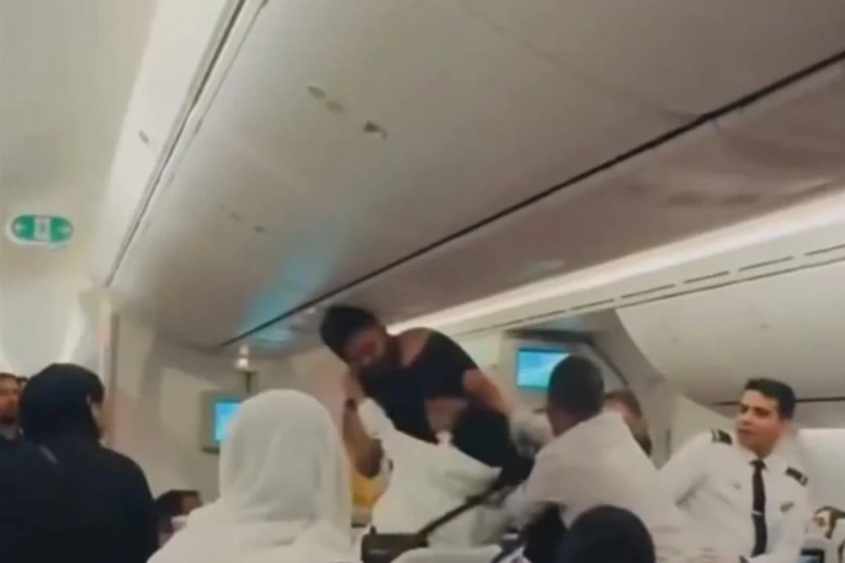Biman: Αγριος καβγάς επιβατών σε πτήση Λονδίνο‑Μπανγκλαντές προκάλεσε πανικό