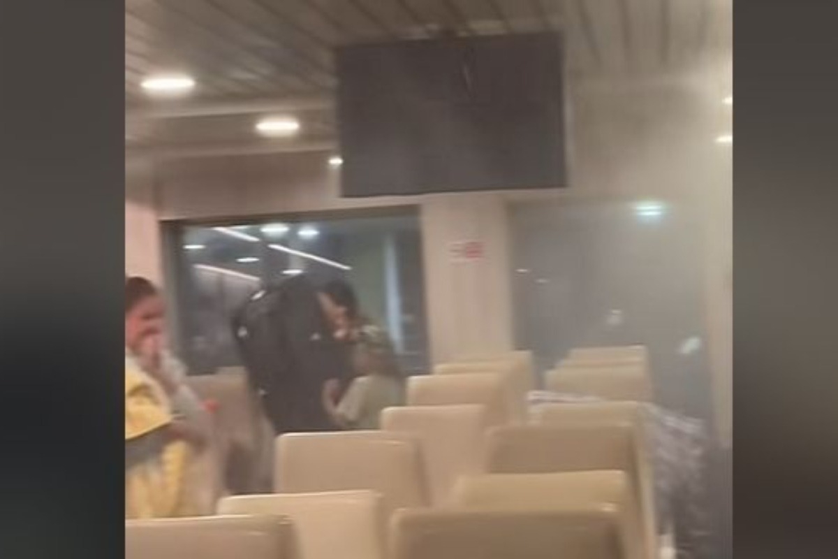 Αναστάτωση στο «Νήσος Σάμος»: Επιβάτες άναψαν τσιγάρο και ενεργοποιήθηκε το σύστημα πυρόσβεσης - Το νερό δημιούργησε προβλήματα στο πλοίο