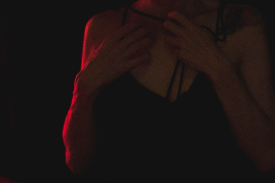 Έφοδος του Ελληνικού FBI σε οίκους ανοχής στην Αθήνα ‑ Συνελήφθησαν 12 άτομα