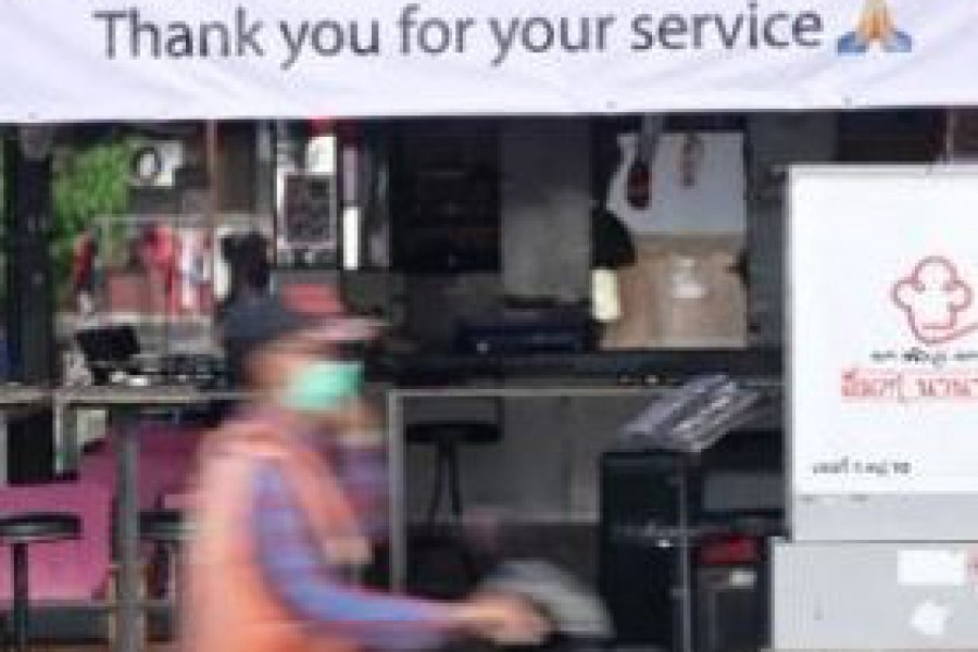Βόλτες σε μπαρ και... άφθονο αλκοόλ: Πώς χαλαρώνει στην Ταϊλάνδη, το πλήρωμα του Abraham Lincoln μετά από 9 συνεχόμενους μήνες στη θάλασσα
