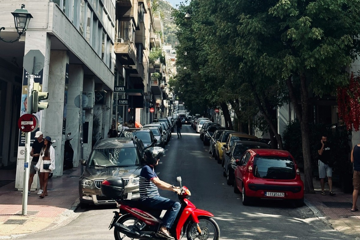 Πυροβολισμοί στην Πατησίων: Τραυματίστηκε καταστηματάρχης – Τρεις ύποπτοι πιάστηκαν μετά από καταδίωξη