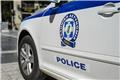 Χειροπέδες σε δίδυμα αδέρφια στο Κορωπί μετά από άγριο επεισόδιο και εντοπισμό οπλοπολυβόλου