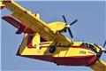 Ισπανία: Υποδοχή ήρωα σε Έλληνα πιλότο Canadair με «αψίδα νερού» - Βίντεο