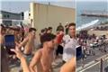Κατάσταση έκτακτης ανάγκης στη Θέουτα: Χιλιάδες μετανάστες περνούν τα σύνορα μαζικά (vid)