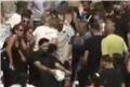 Κηδεία Γιώργου Μαζωνάκη: Σκαρφάλωσαν σε μνήματα στο Γ` Νεκροταφείο για να βλέπουν και τα έσπασαν