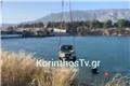 Η στιγμή της ανάσυρσης του αυτοκινήτου που έπεσε στον Ισθμό της Κορίνθου, πρόλαβε και βγήκε ο οδηγός, δείτε βίντεο