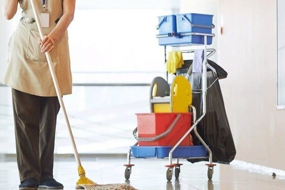 Καθαρίστρια καταγγέλλει για απάτη γιο πασίγνωστης τραγουδίστριας – Πώς βρέθηκε με χρέη εκατομμυρίων - Γιος γνωστής τραγουδίστριας φέρεται να εμπλέκεται σε κύκλωμα απάτης