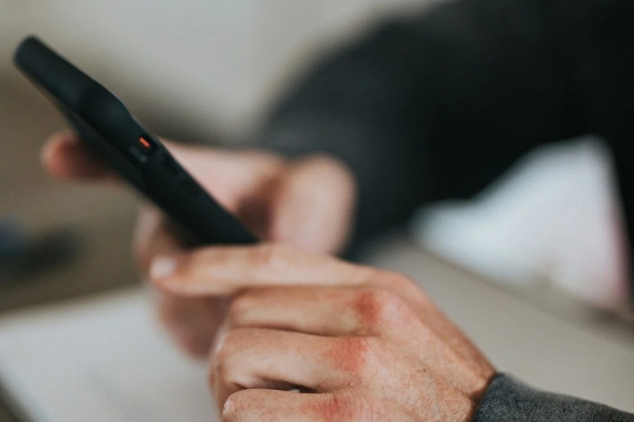 Προσοχή με νέα απάτη και παραπλανητικά SMS για τέλη κυκλοφορίας - Τι να μην κάνετε