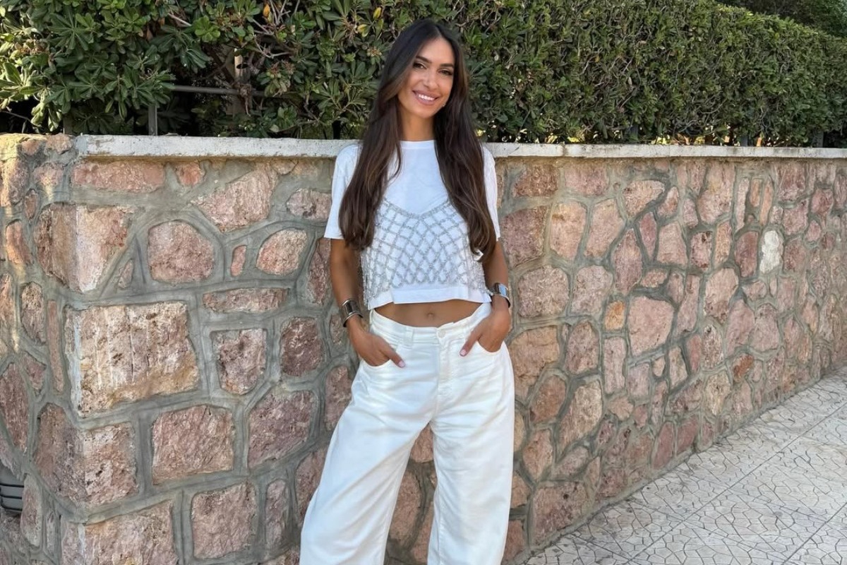 Η Αννα Πρέλεβιτς σε μια romantic noir εμφάνιση που αποπνέει διακριτική πολυτέλεια