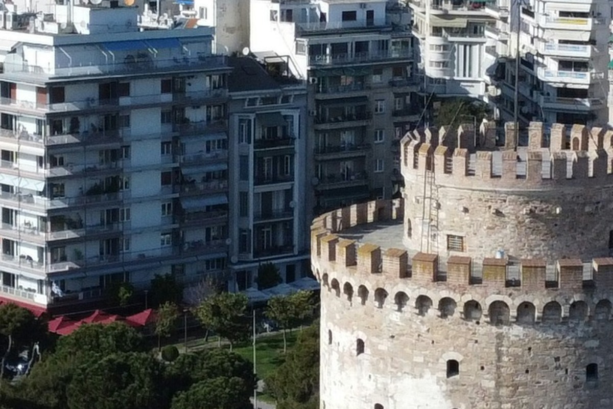 Θεσσαλονίκη: Δήμος μήνυσε νεκρή οδηγό για απείθεια 8 χρόνια μετά τον θάνατό της - Η άνευ προηγουμένου υπόθεση έφτασε στο ακροατήριο του Γ` Μονομελούς Πλημμελειοδικείου Θεσσαλονίκης, όπου η νεκρή… αθωώθηκε
